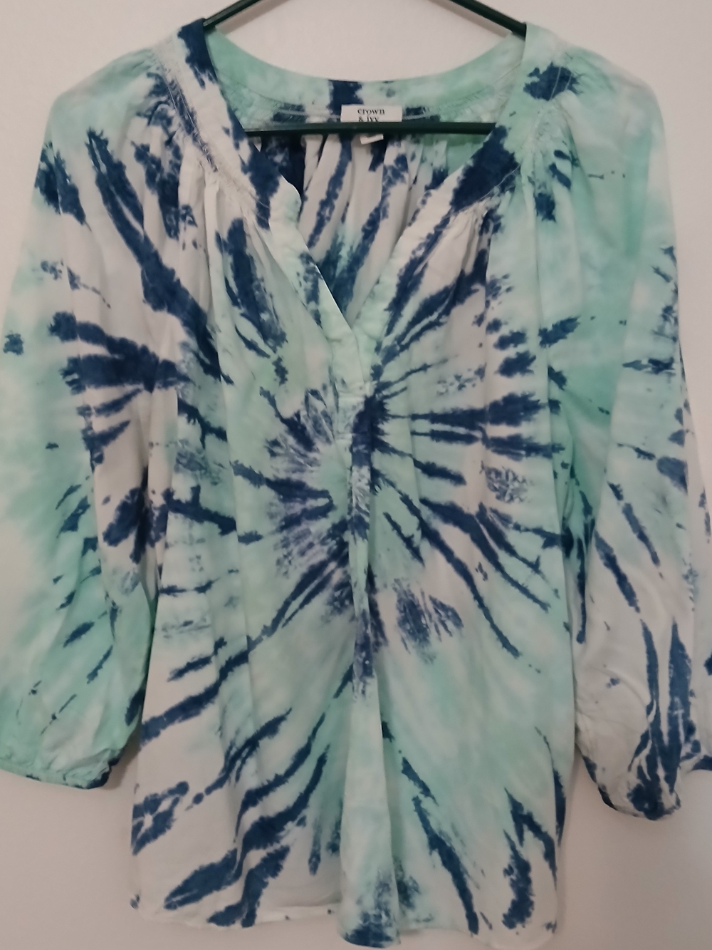 crown & ivy Aqua and Navy Tie-Dye V-Neck Tunic
